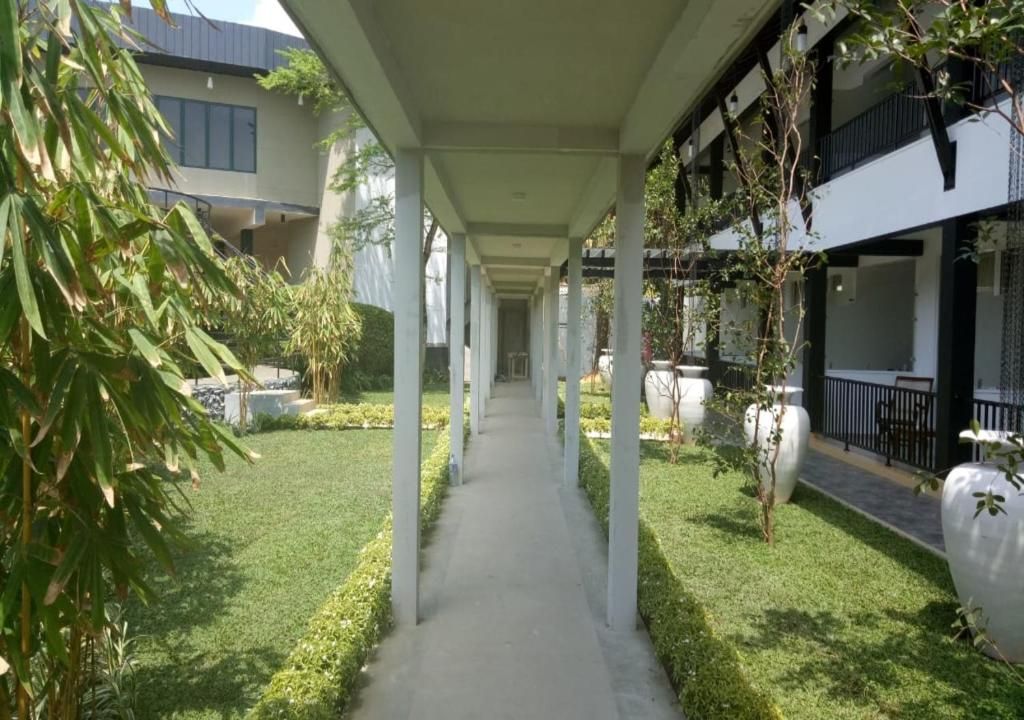 Garden Beach Hotel фото 8