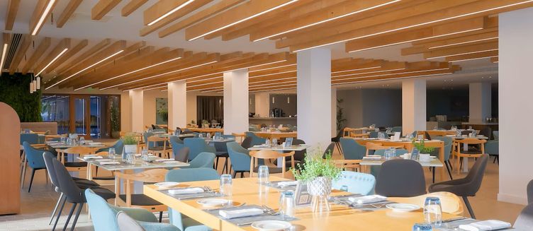 Фото отеля Radisson Beach Resort Larnaca
