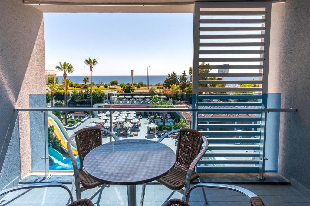 White City Beach Hotel (Adults Only) фото 100