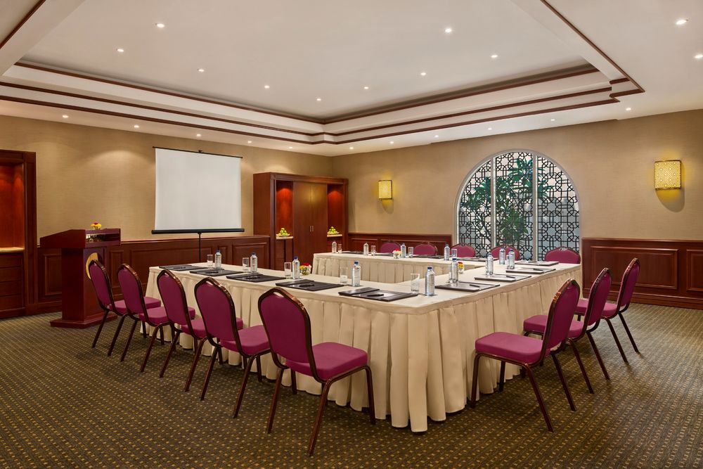 Hilton Al Hamra Beach & Golf Resort фото 36