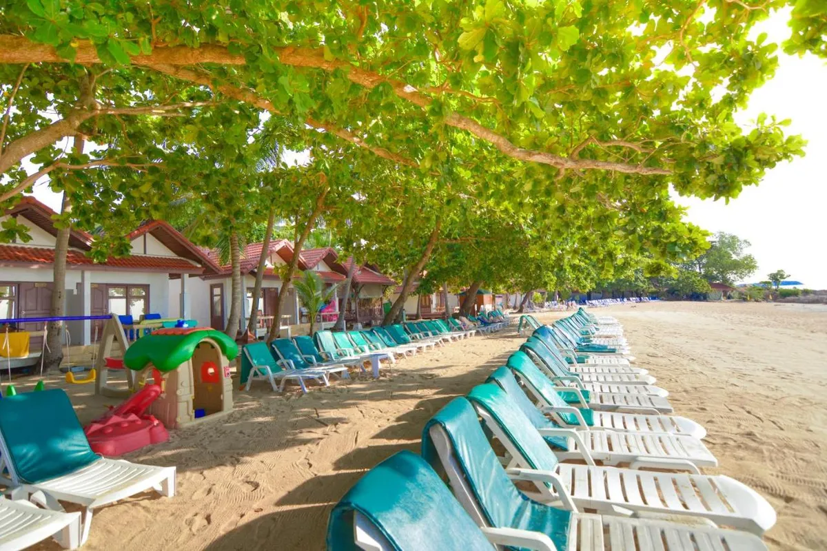 First Bungalow Beach Resort фото 15