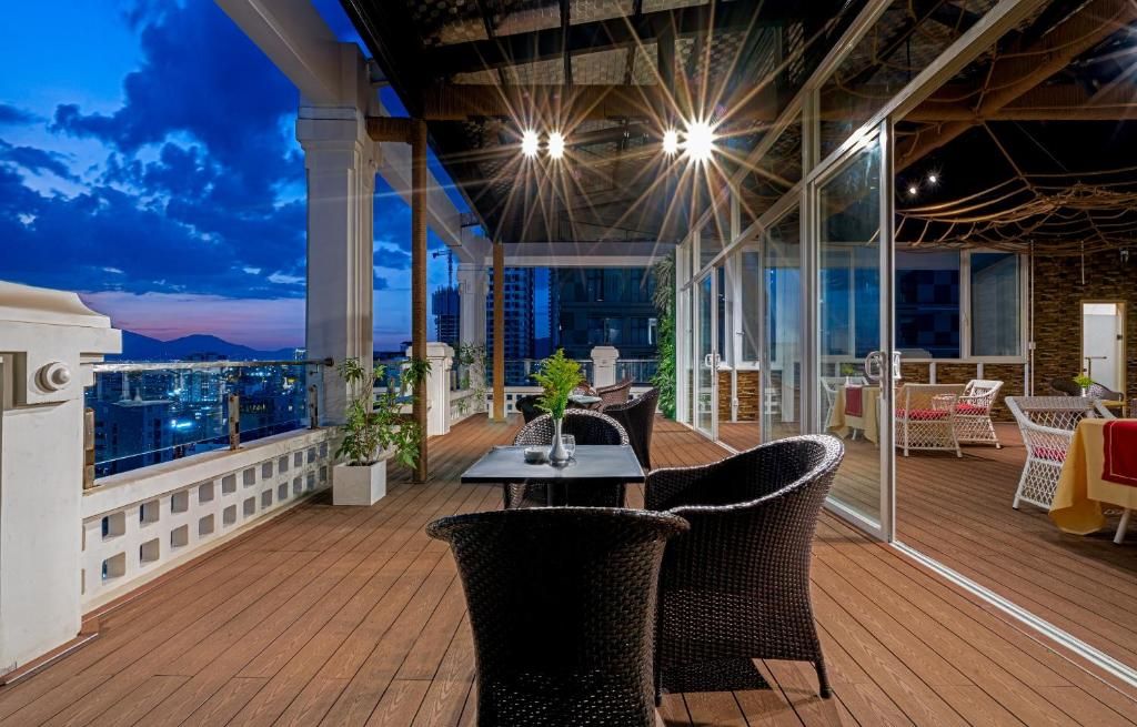 BlueSun Danang Beach Hotel фото 31