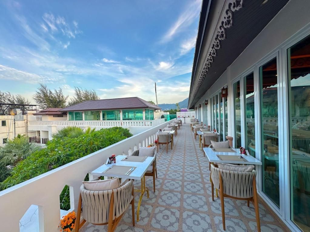 Quality Resort and Spa Patong Beach фото 67