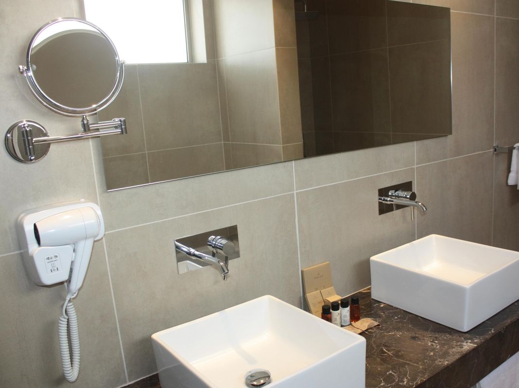 Amphora Hotel & Suites фото 4