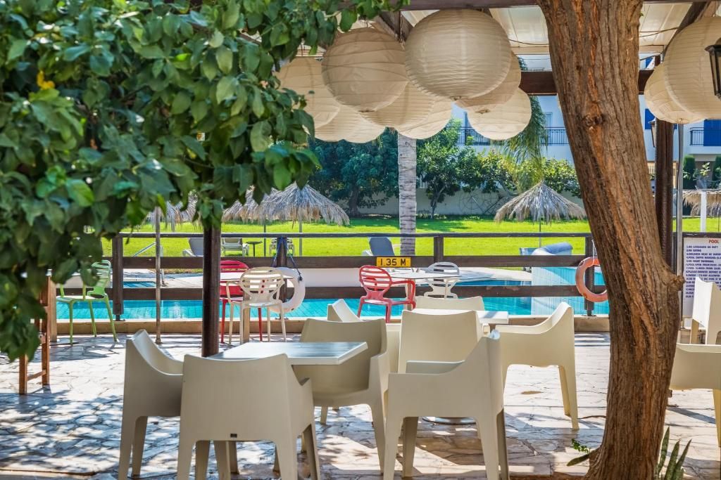 Captain Karas Holiday Apartments фото 42