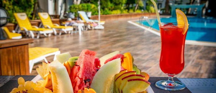 Фото отеля Flora Hotel