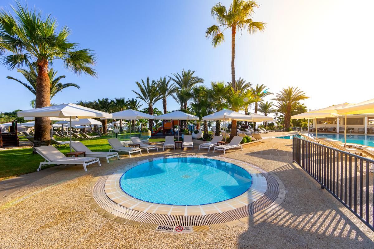 Crystal Springs Beach Hotel фото 46