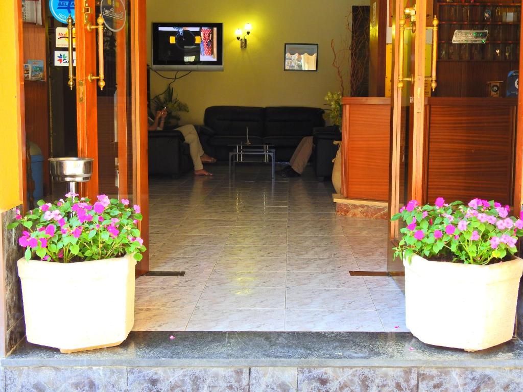 Хостел «Hostal Bonavista» фото 19
