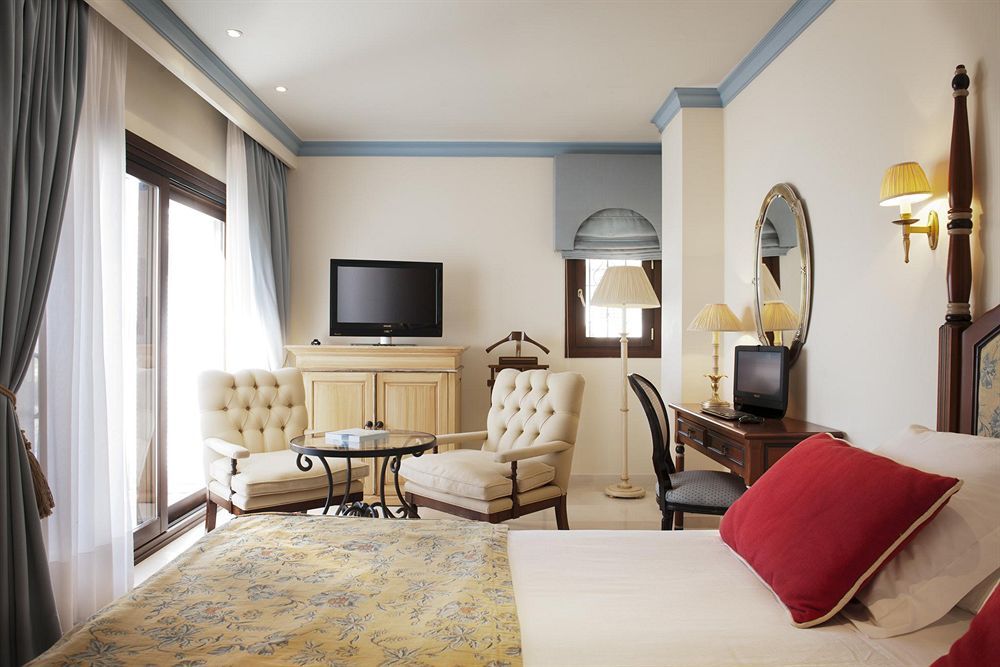 Puente Romano Beach Resort фото 65