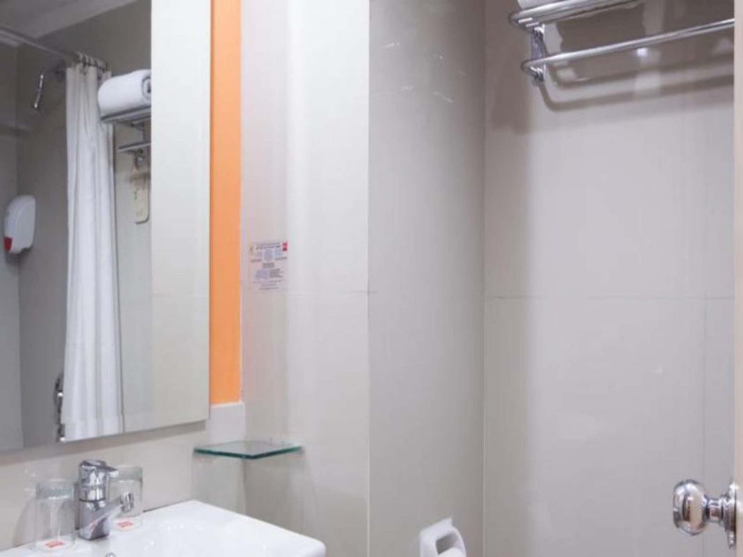 Ibis Mangga Dua фото 6
