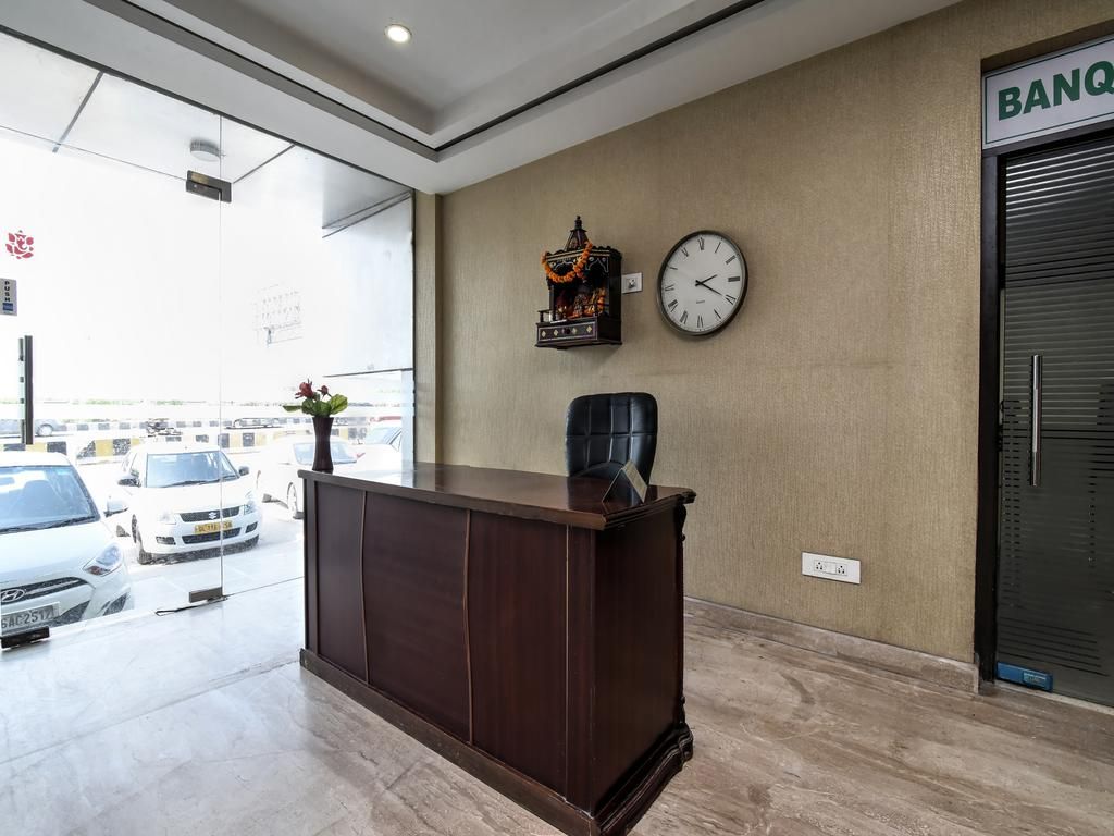 OYO 9011 Hotel Lohmod фото 9