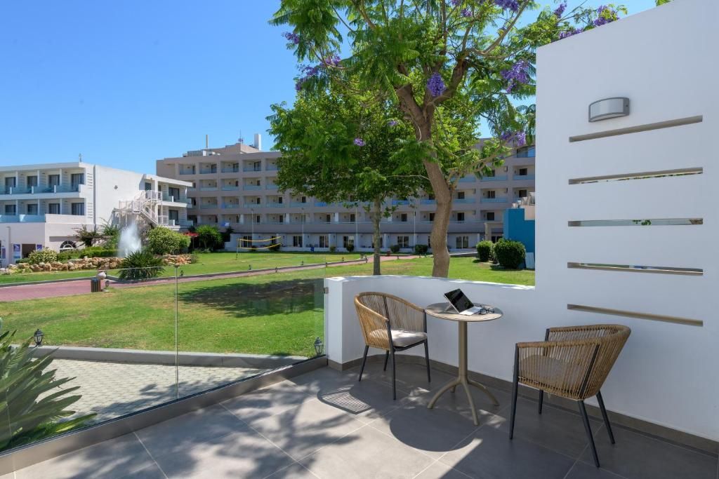Avra Beach Resort Hotel & Bungalows фото 50