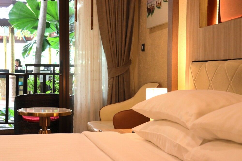 Quality Resort and Spa Patong Beach фото 42
