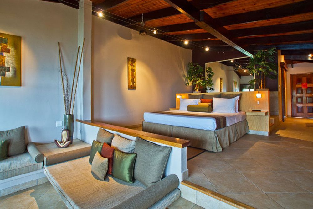Coco De Mer & Black Parrot Suites фото 52