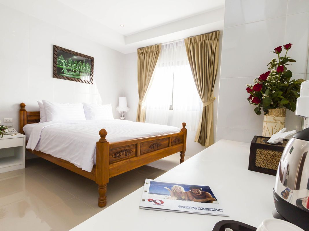OYO 861 Patong Dynasty Hotel фото 26