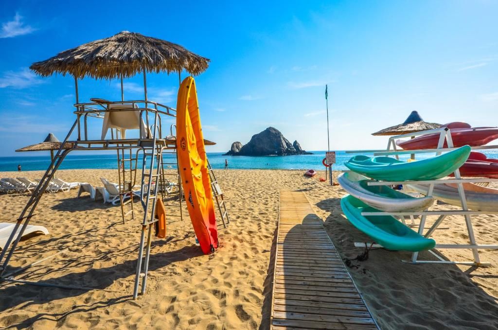 Sandy Beach Hotel & Resort фото 35