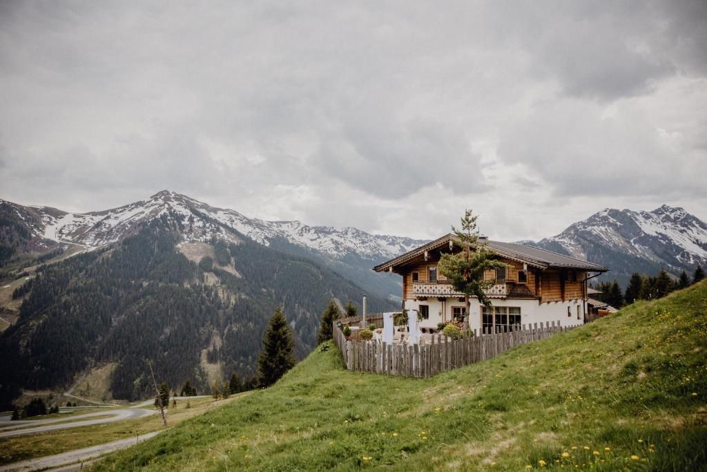 Alpine Deluxe Chalet Wallegg-Lodge фото 22