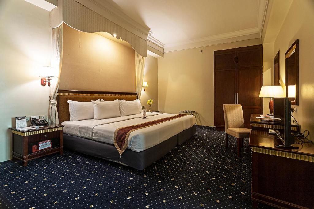 Sarrosa International Hotel and Residential Suites - Multiple Use Hotel фото 32