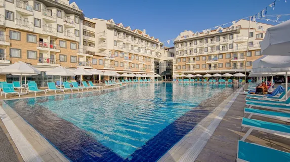 Side Aluna Hotel
