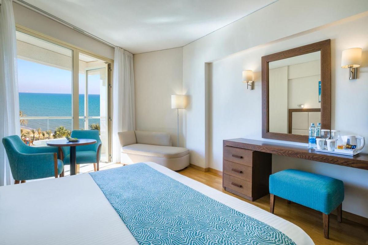 Golden Bay Beach Hotel фото 98