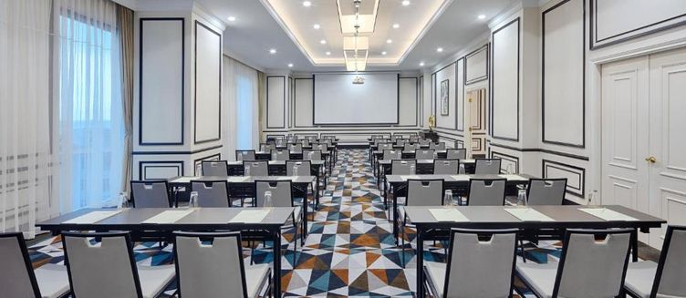 Фото отеля Vinpearl Empire Nha Trang