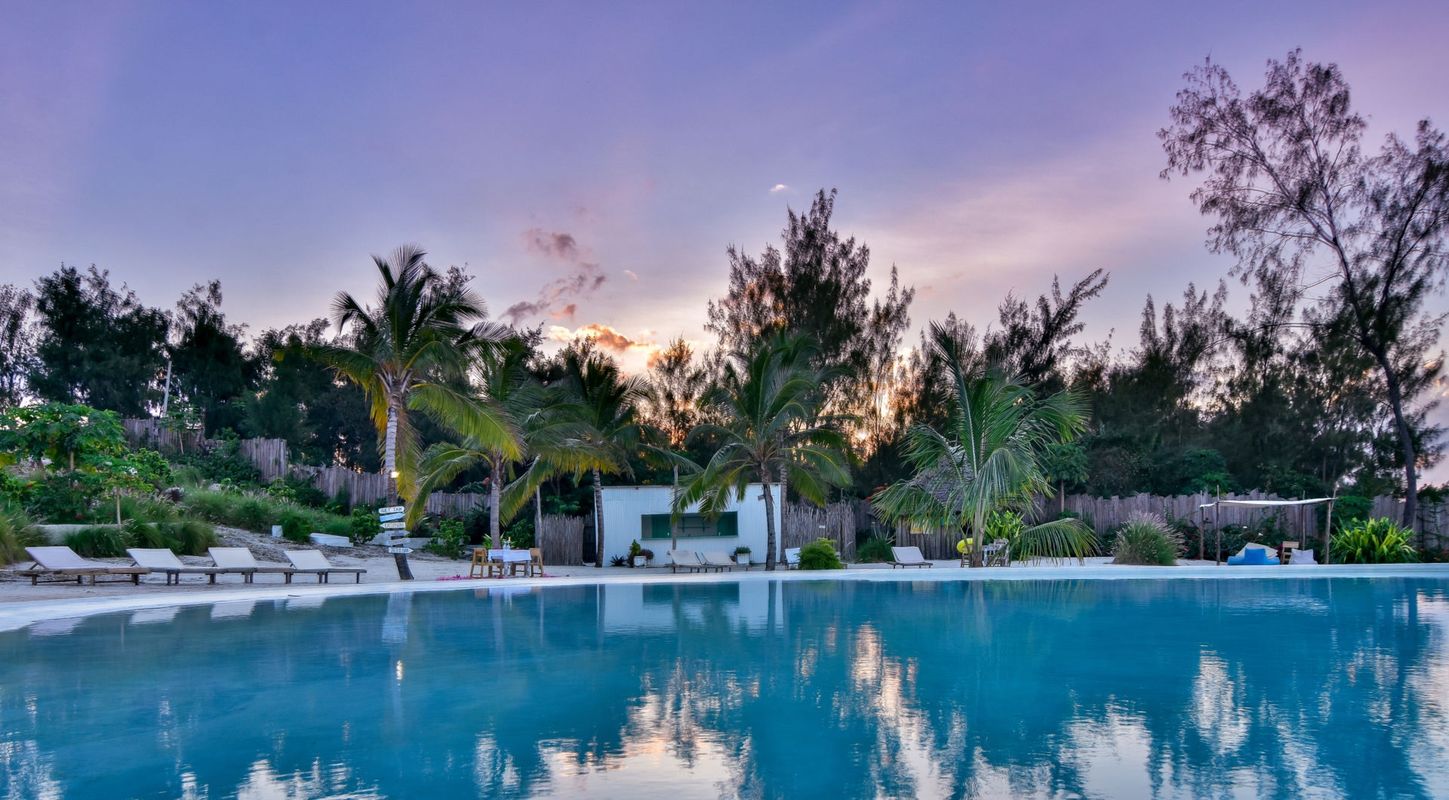 Zanbluu Beach Hotel фото 12