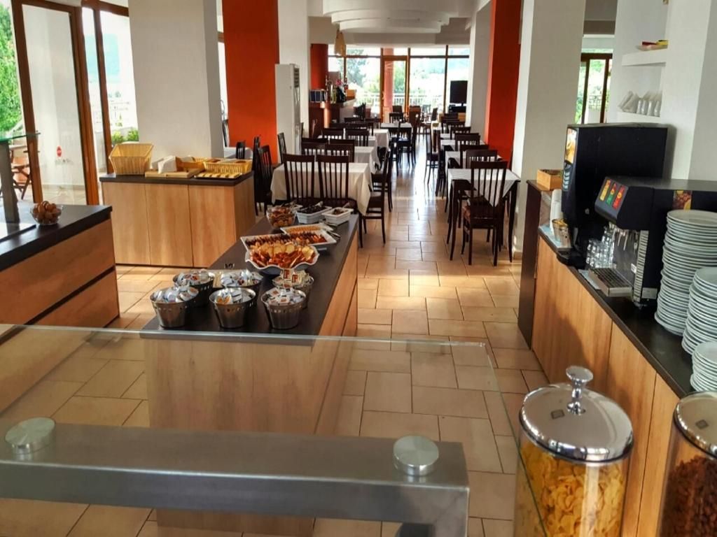 Maranton Beach Hotel фото 36