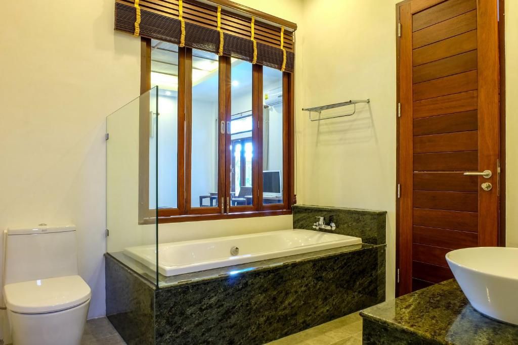 Bhu Tarn Koh Chang Resort & Spa фото 46