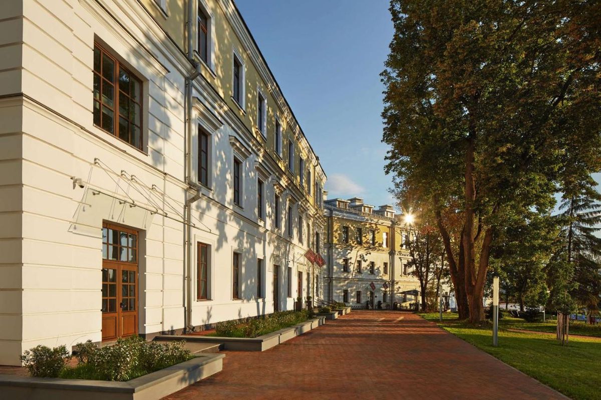 The Basilian Minsk, Curio Collection By Hilton фото 0
