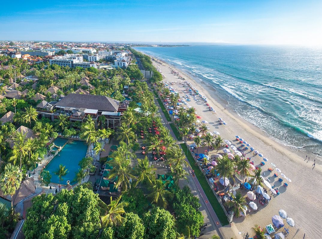 Legian Beach Hotel фото 9