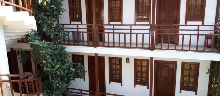 Фото отеля Karyatit Hotel