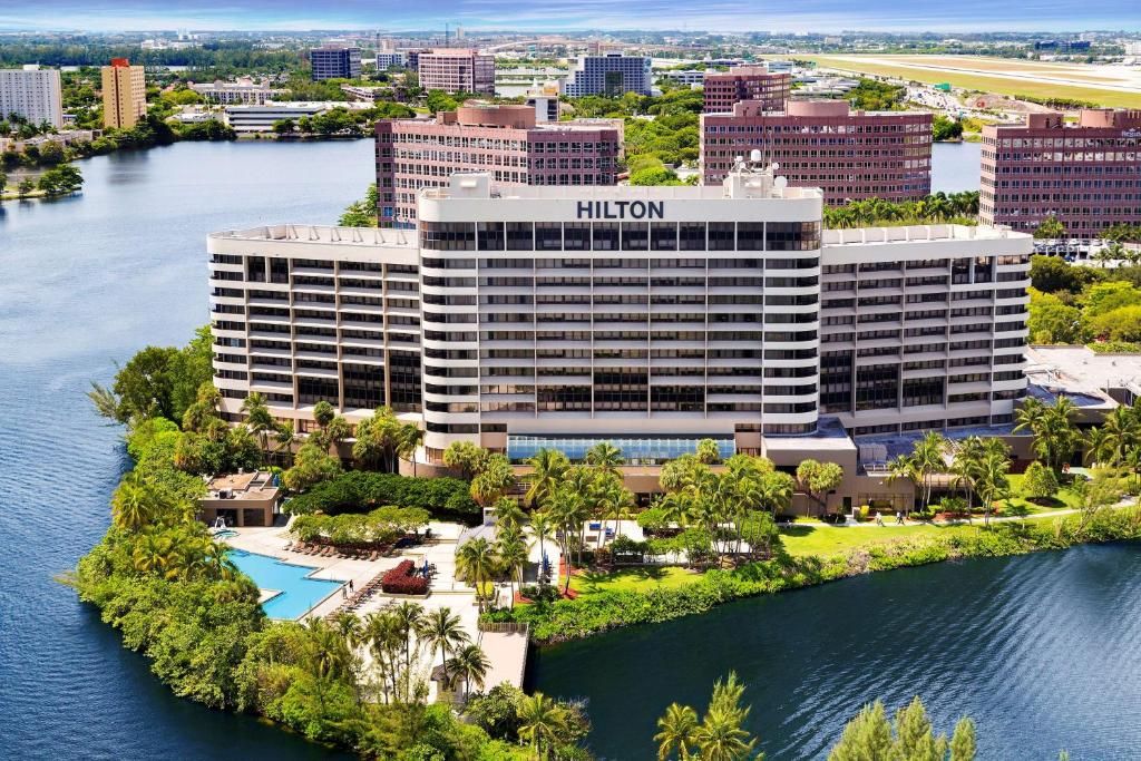 Hilton Miami Airport Blue Lagoon фото 25