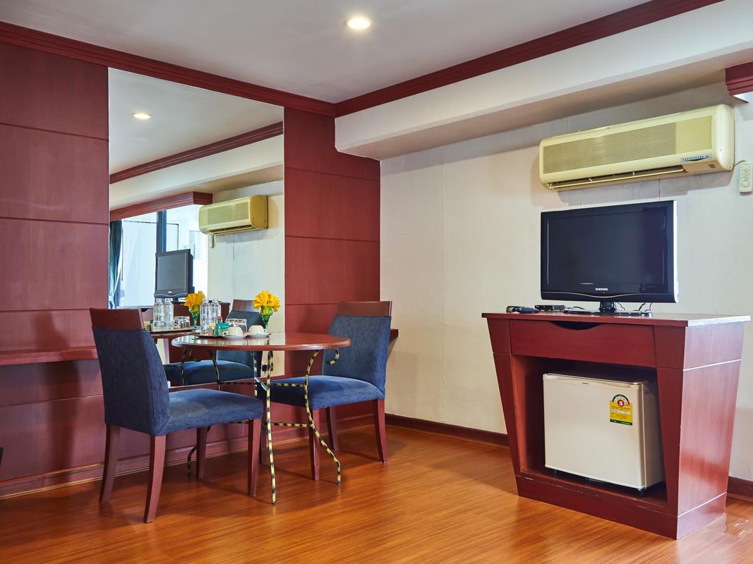 Baiyoke Suite Hotel фото 1