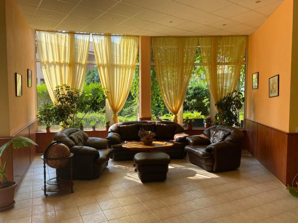 Pancho Family Hotel фото 2