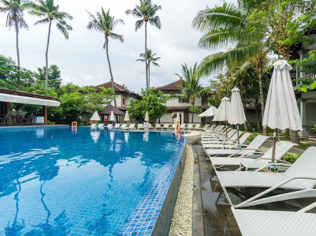 Grand Whiz Hotel Nusa Dua фото 5