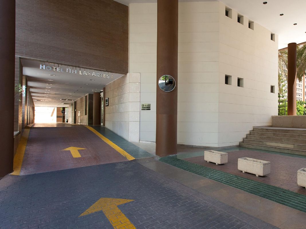 Hotel NH Valencia Las Artes фото 25