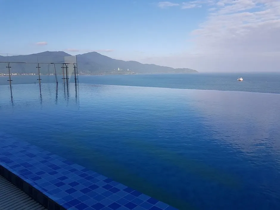 Maximilan Danang Beach Hotel фото 6