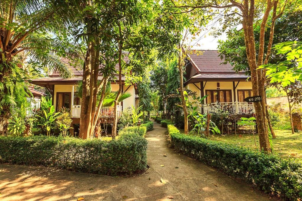 Lanta Klong Nin Beach Resort фото 2