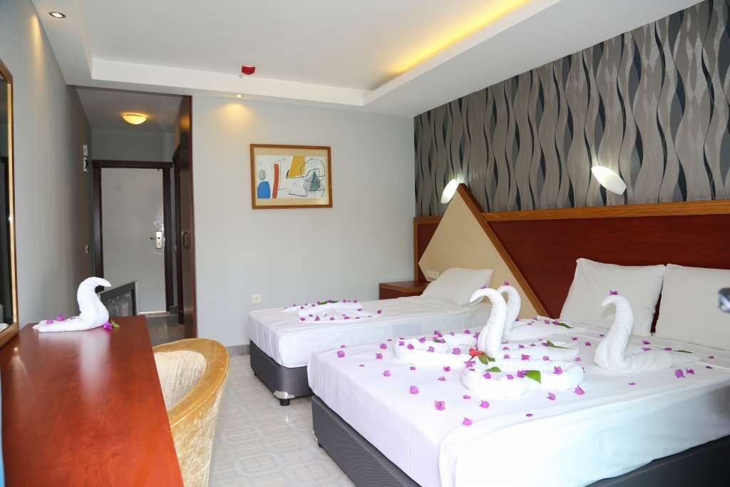 Bayar Garden Holiday Village фото 3