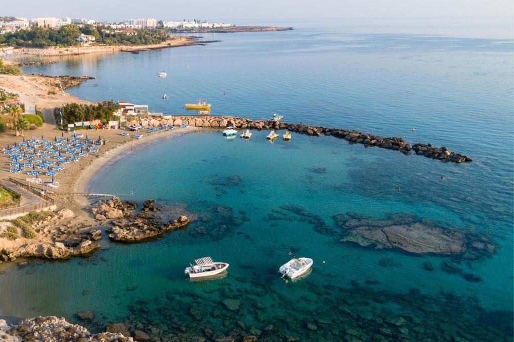 Cavo Maris Beach Hotel фото 40