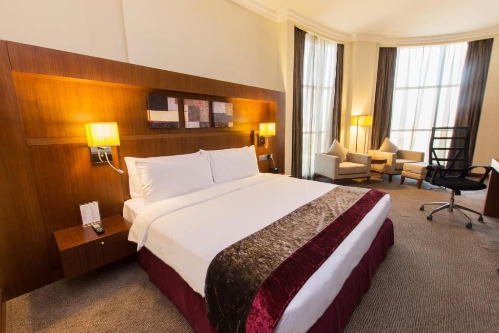Holiday Inn Abu Dhabi, an IHG Hotel фото 4