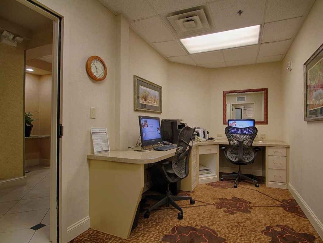 Hilton Garden Inn Las Vegas Strip South фото 44