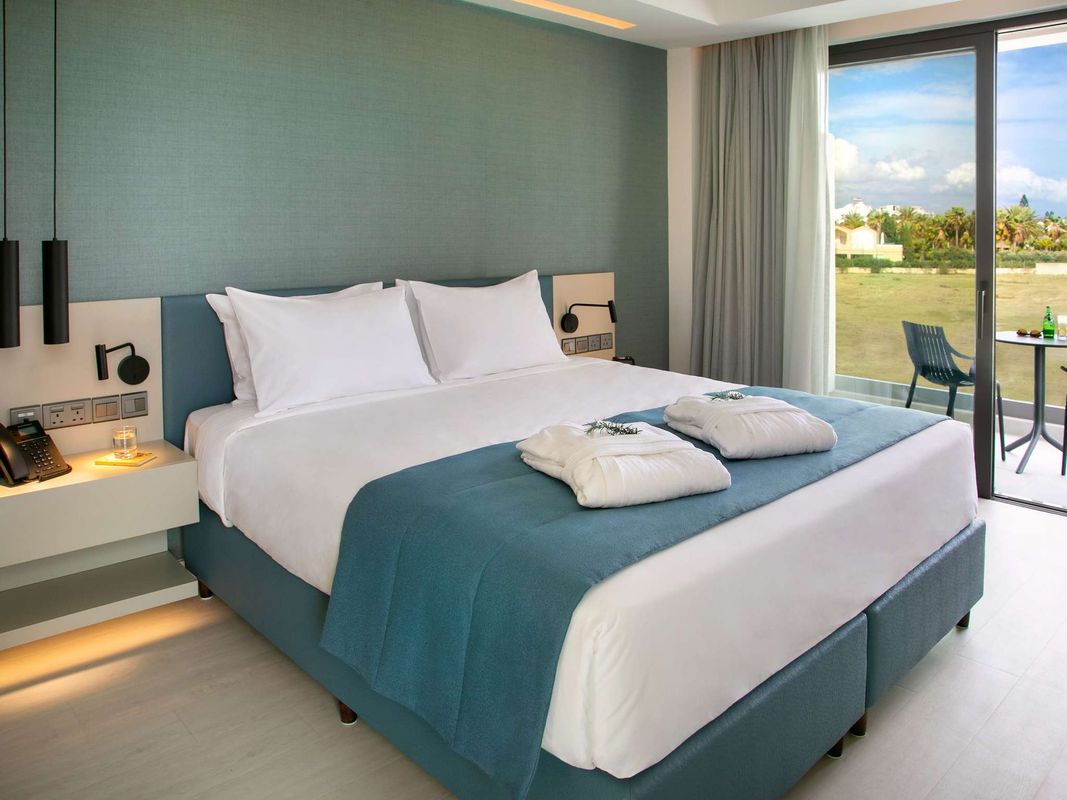 Mercure Larnaca Beach Resort фото 1