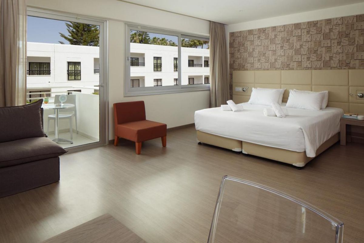 Melpo Antia Hotel & Suites фото 1