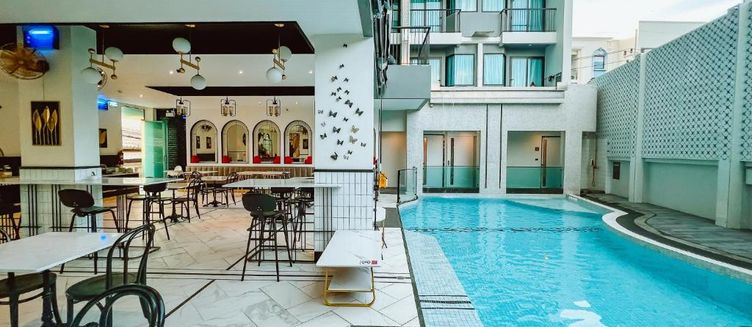 Фото отеля Ratri Hotel Phuket Old Town