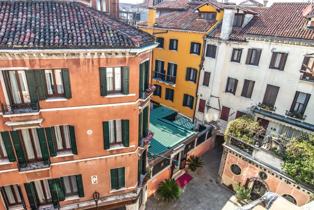 Hotel La Fenice et Des Artistes фото 45