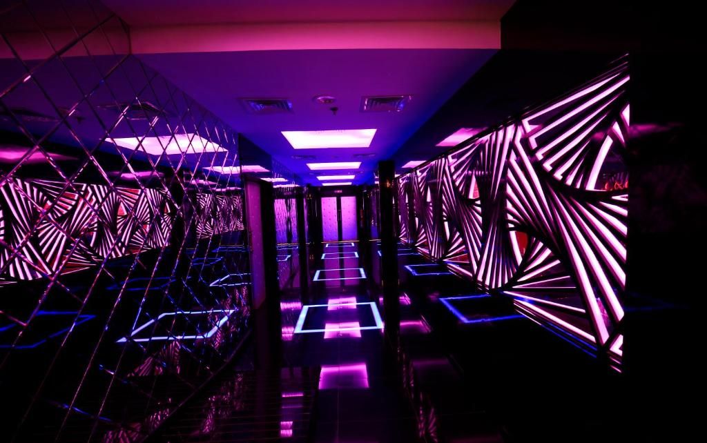 Imperial Suites Hotel фото 60