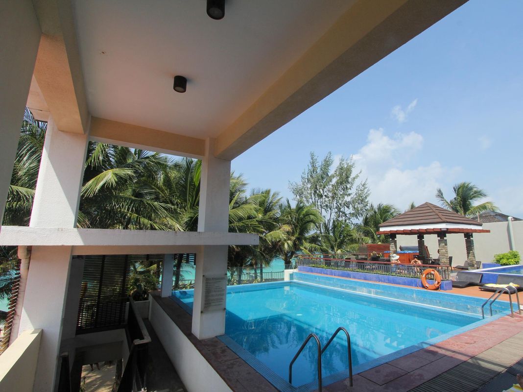 Crown Regency Beach Resort фото 12
