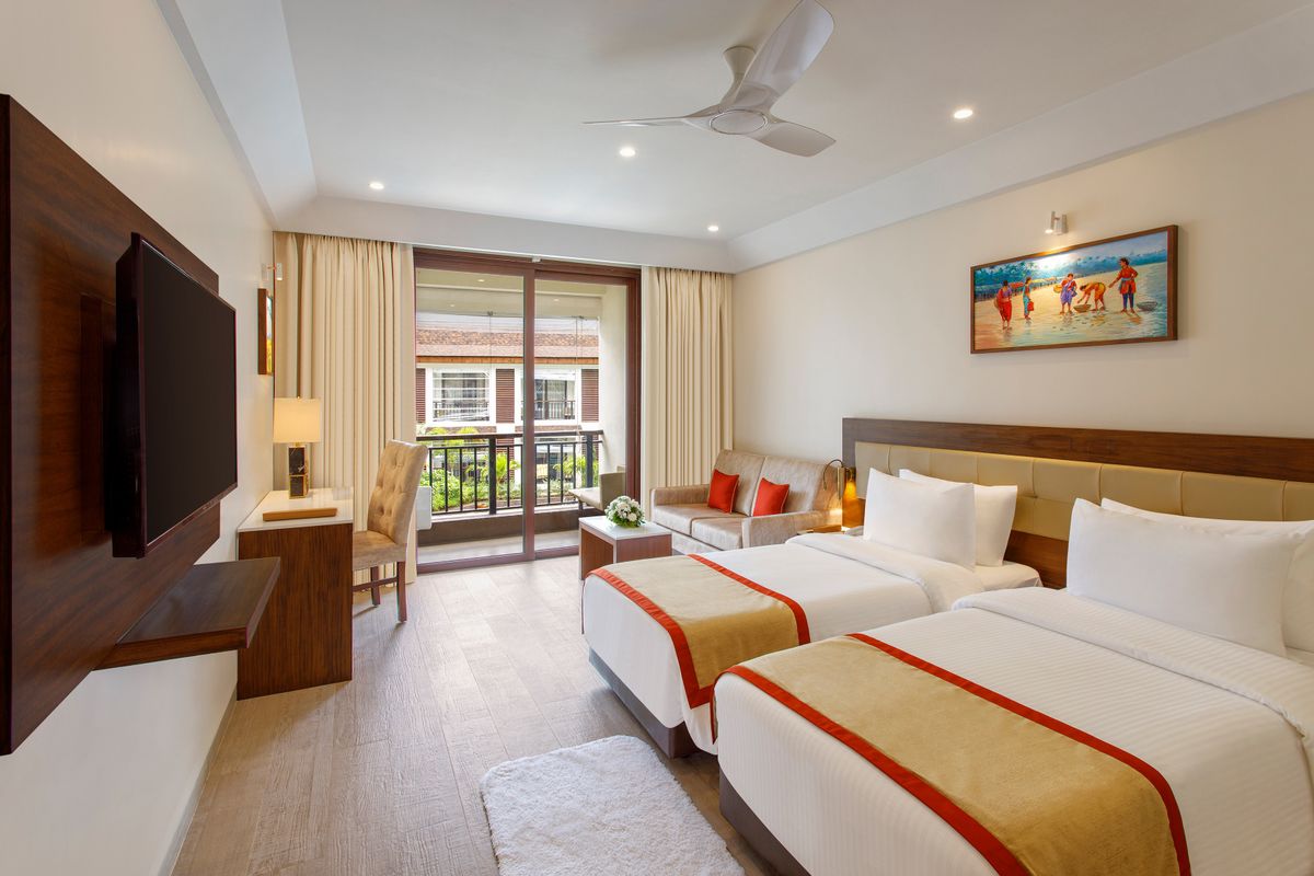 Sobit Sarovar Portico фото 4