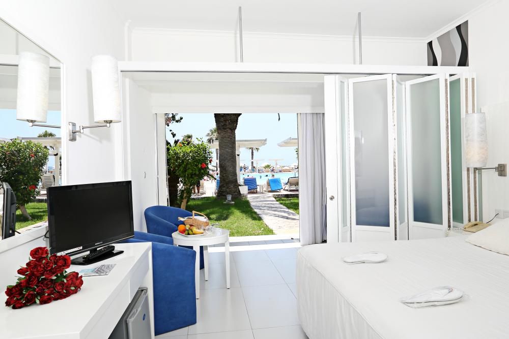 Dome Beach Hotel & Resort фото 61